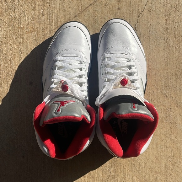 Air Jordan 5 Retro “Fire Red” 2020 - Picture 3 of 5